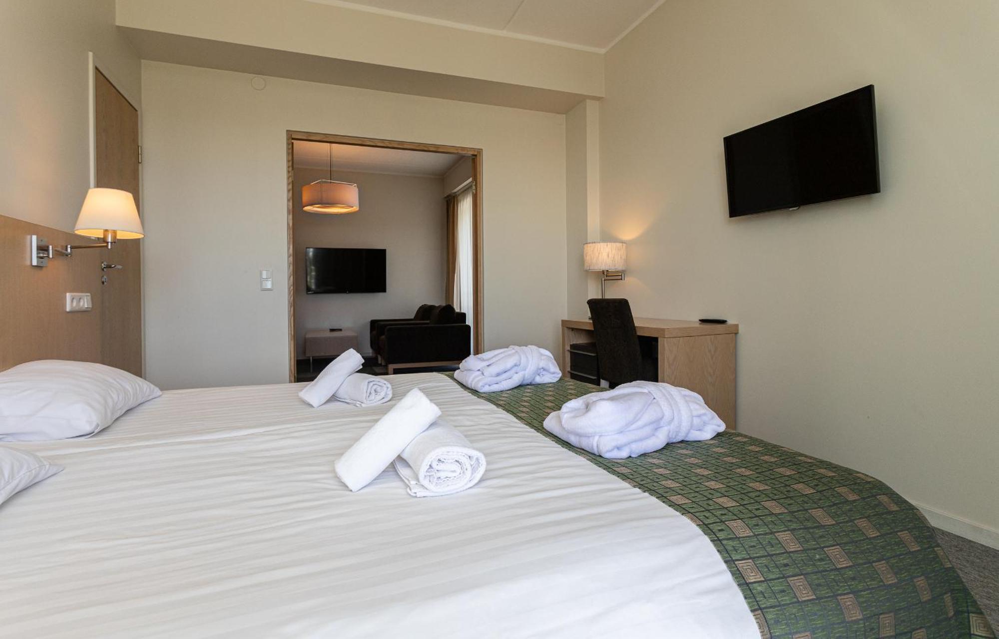 Meri Seaside & Hotell
